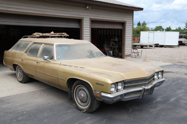 Buick Estate Wagon-Barn Find. Complete and in excellent condition. 455 Cu In V8 1971 Buick Other