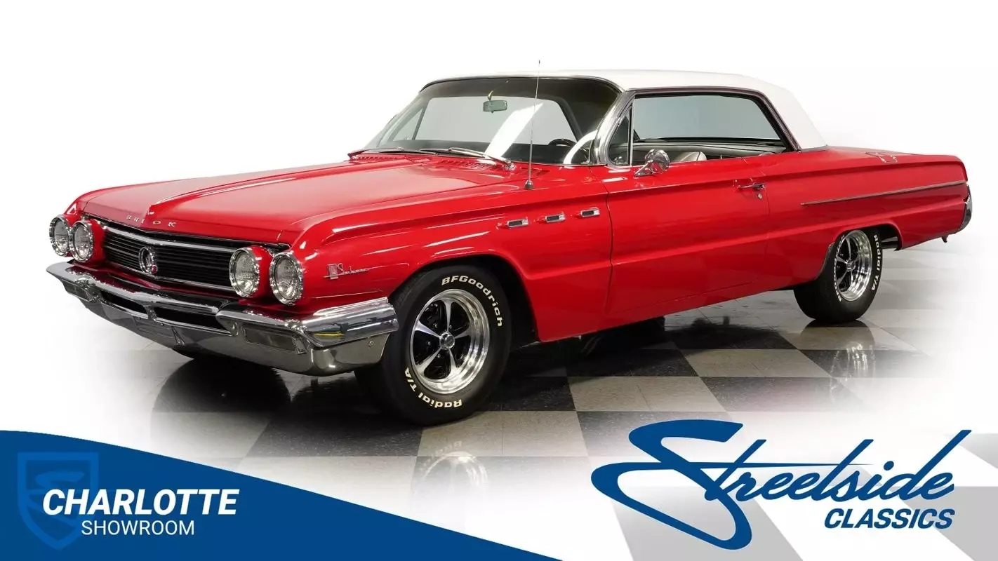 BUICK LESABRE SEDAN MUSCLE CAR V8 AMERICAN MUSCLE CLASSIC VINTAGE CHROME HARDTOP 1962 Buick LeSabre