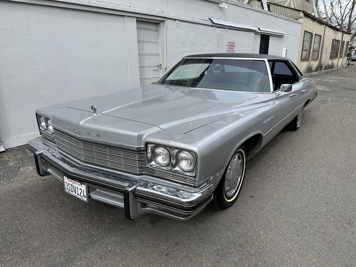 1975 Buick 4 door hardtop - photo 8