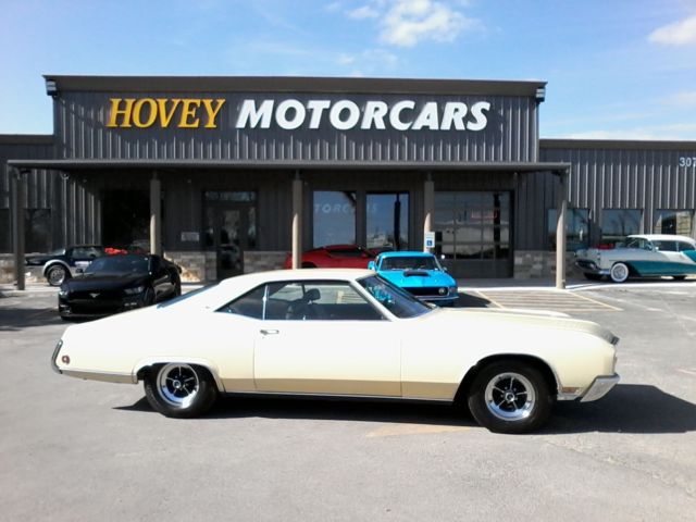 BUICK look at this one , one of the nicest one that I have seen ,runs and drives 1970 Buick RIVERIA Hardtop 455 v8