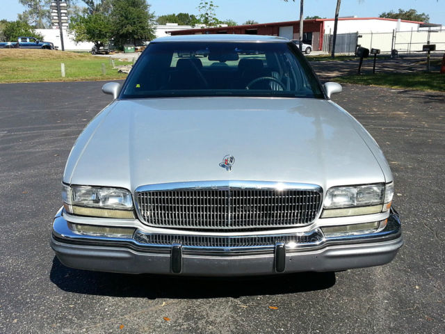1991 Buick Park Avenue Ultra Sedan 4-Door - photo 2