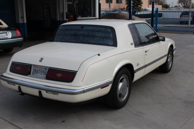 1989 Buick Riviera - photo 2