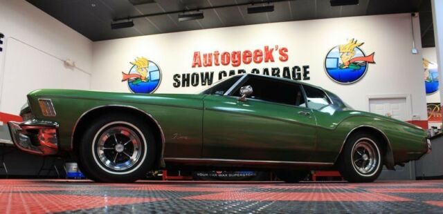 Buick Riviera 1972 Barn Find derelict style 1972 Buick Riviera