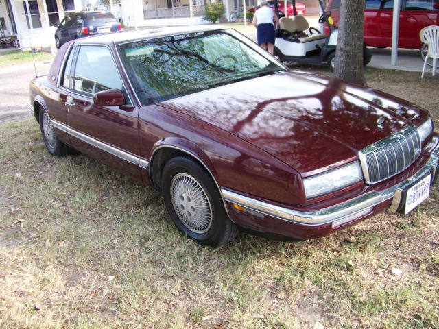 BUICK RIVIERA 1992 V6-AUTOMATIC LOADED MAROON GOOD LEATHER, SHARP--CLEAN 1992 Buick Riviera TOP OF THE LINE