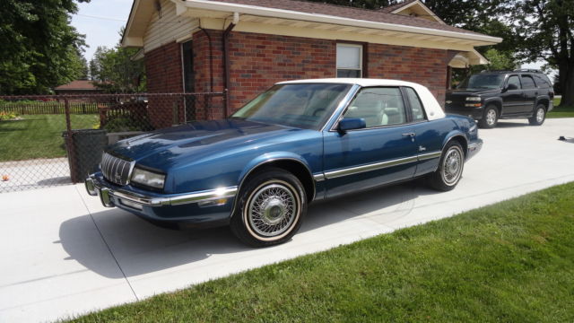 1992 Buick Riviera - photo 2