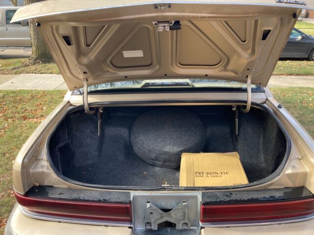 1994 Buick Roadmaster - photo 9