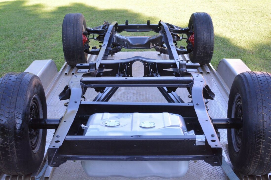 1966 Chevrolet C-10 SHORT WHEEL BASE FRAME - photo 2