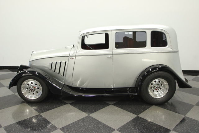 1933 Willys 2 Door Sedan - photo 2