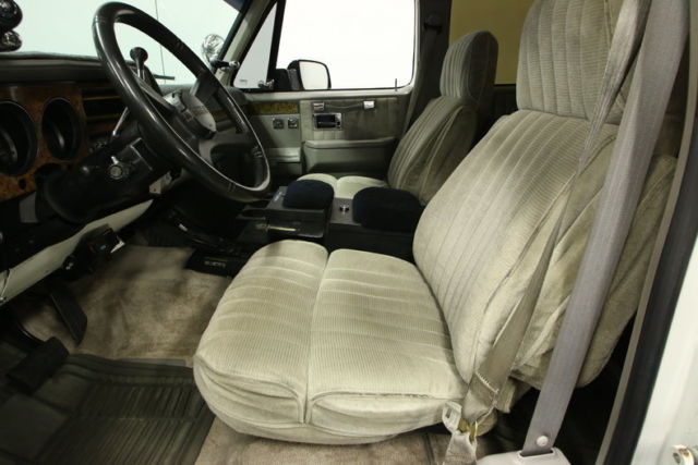 1991 Chevrolet Suburban - photo 4