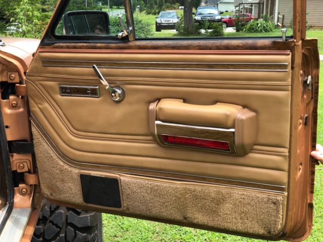 1984 Jeep Wagoneer - photo 11