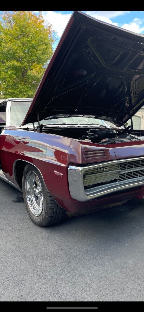 1967 Pontiac Grand Prix - photo 2