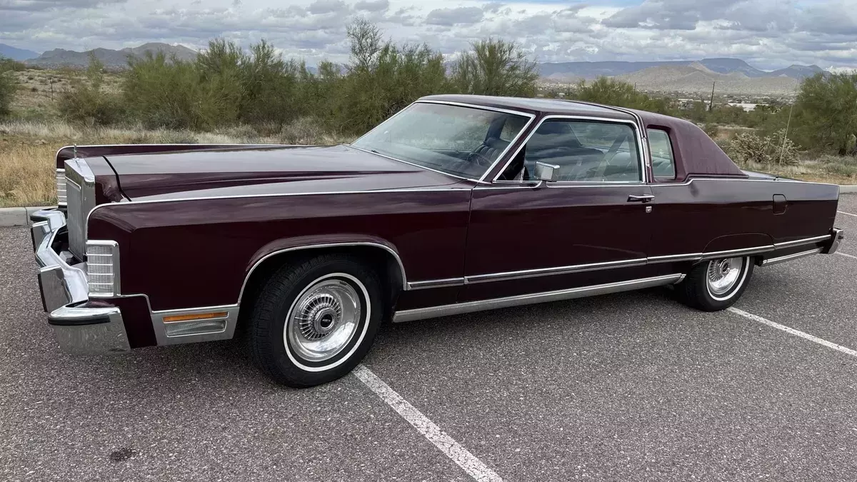 Burgundy Lincoln Continental with 0 Miles available now! 1977 Lincoln Continental