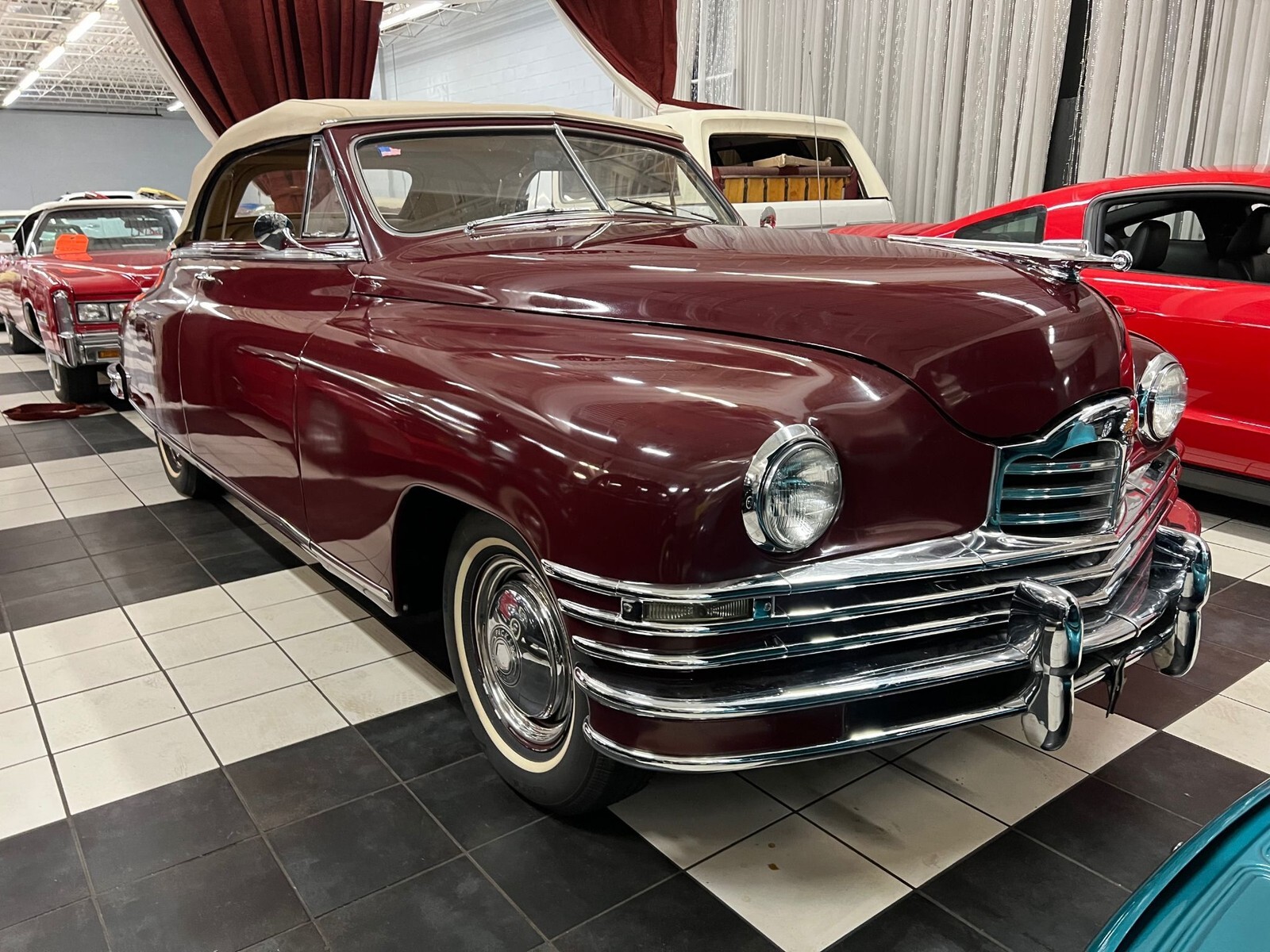1948 Packard Victoria Super 8 - photo 2