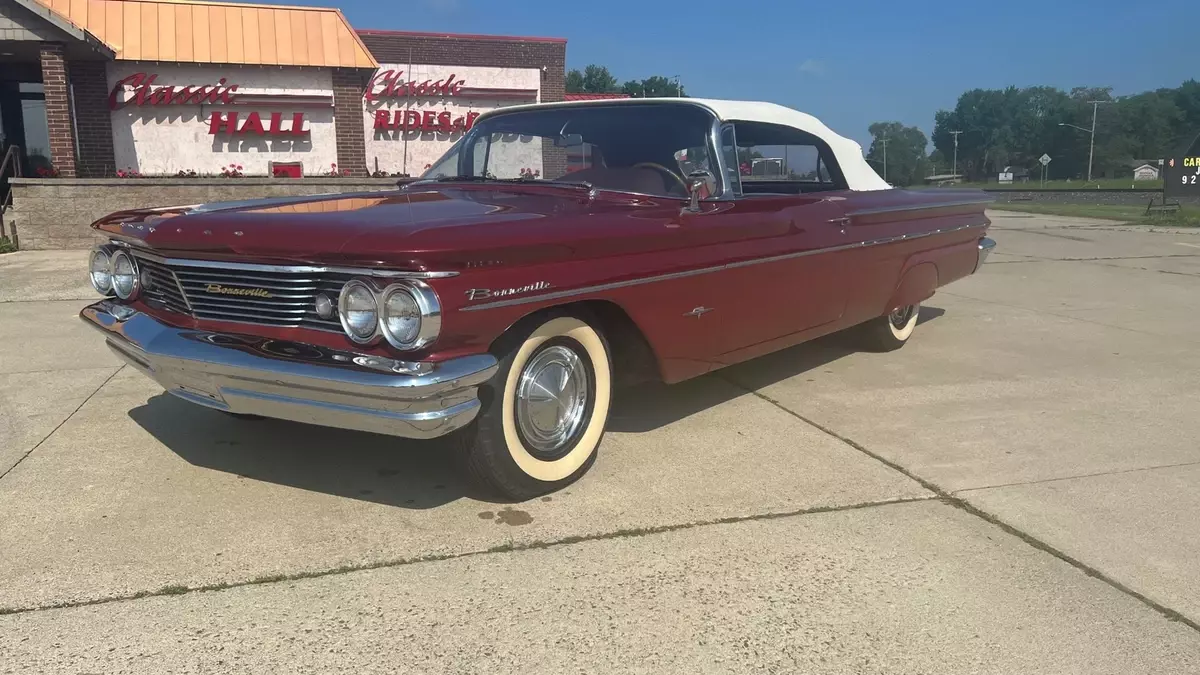 Burgundy Pontiac Bonneville with 0 Miles available now! 1960 Pontiac Bonneville