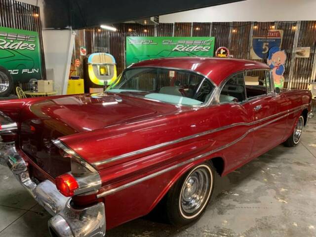 1957 Pontiac Other Two Door Sedan - photo 3