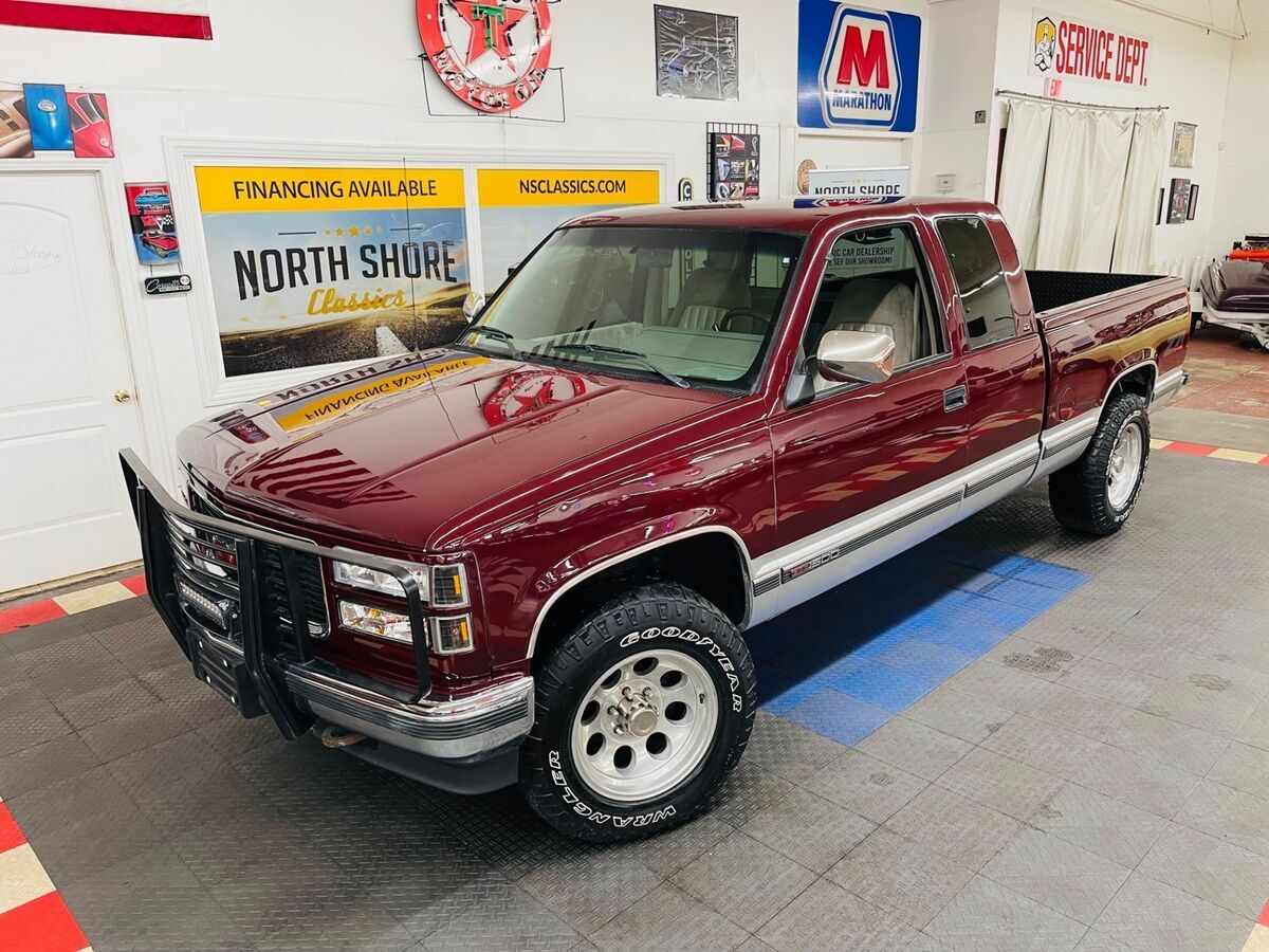 Burgundy/Maroon GMC Sierra 1500 with 123,456 Miles available now! 1994 GMC Sierra 1500 - EXTENDED CAB - 4X4 - NEW ENGINE AND TRANS -