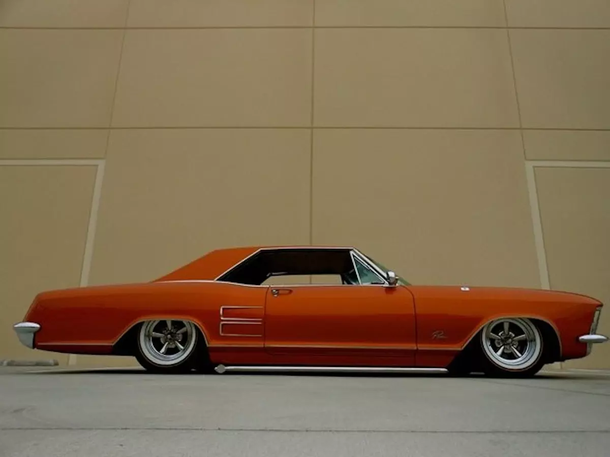 Burnt Orange Metallic. Air Ride, Power Locks-Windows-Steering-Brakes. Restomod 1964 Buick Riviera Wildcat 445 V8 cu = 401 325hp/445 torque