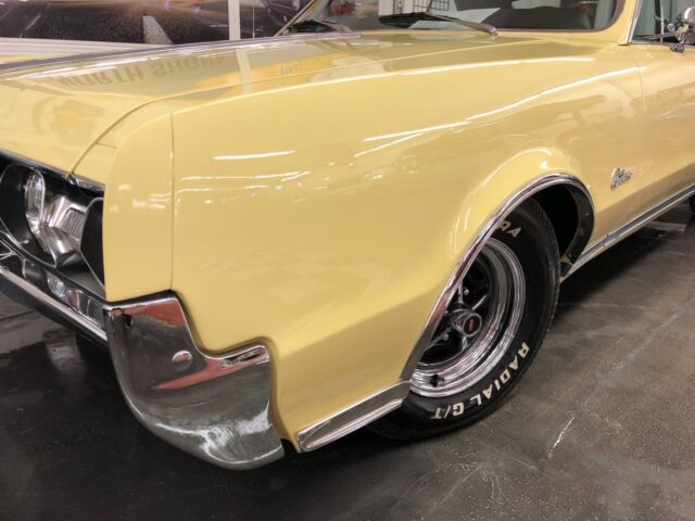 1967 Oldsmobile Cutlass Supreme-Original Owners Manual - photo 3