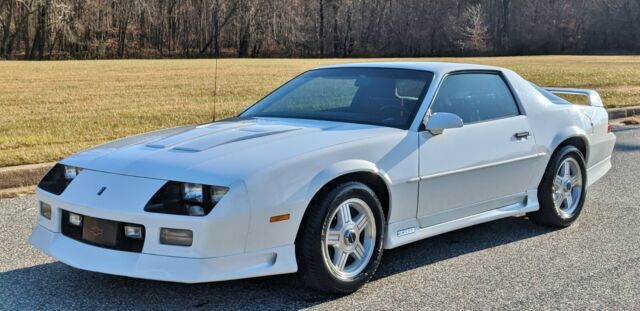 1991 Chevrolet Camaro BUY IT NOW 53K MILES 5.7L RED INTERIOR I-ROC Z28!! - photo 4