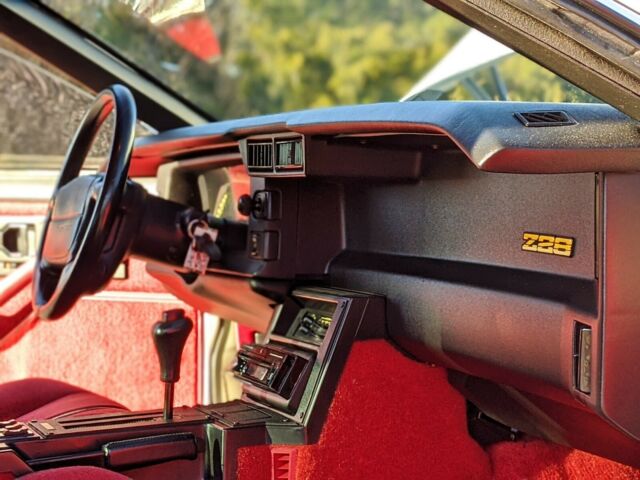 1991 Chevrolet Camaro BUY IT NOW 53K MILES 5.7L RED INTERIOR I-ROC Z28!! - photo 7