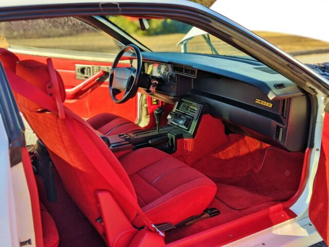 1991 Chevrolet Camaro BUY IT NOW 53K MILES 5.7L RED INTERIOR I-ROC Z28!! - photo 8