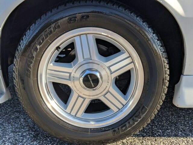 1991 Chevrolet Camaro BUY IT NOW 53K MILES 5.7L RED INTERIOR I-ROC Z28!! - photo 9