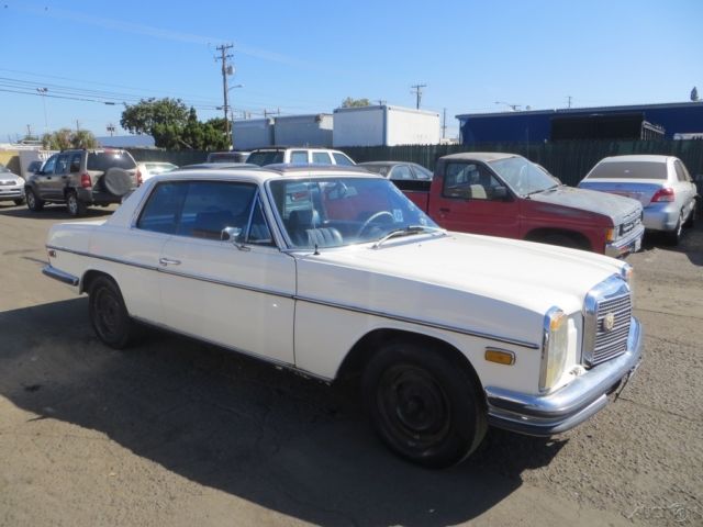 1971 Mercedes-Benz 200-Series - photo 2