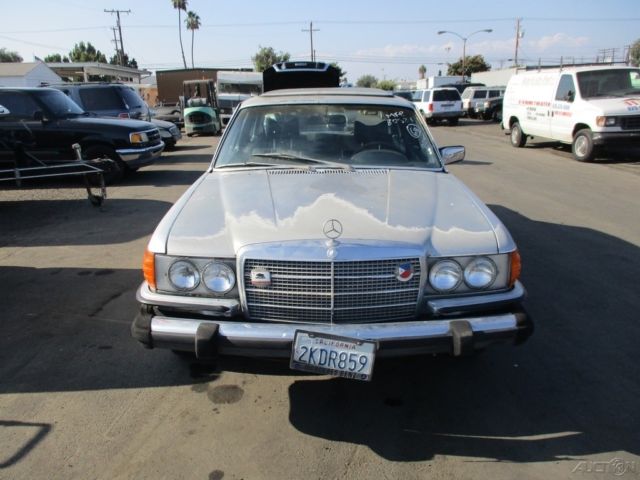 1976 Mercedes-Benz 400-Series - photo 8
