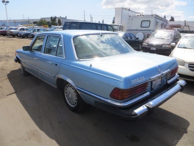 1977 Mercedes-Benz 200-Series - photo 3
