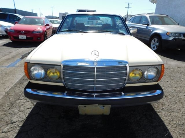 1980 Mercedes-Benz 300-Series - photo 2