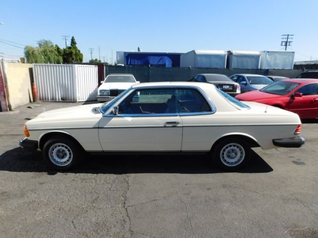 1980 Mercedes-Benz 300-Series - photo 3