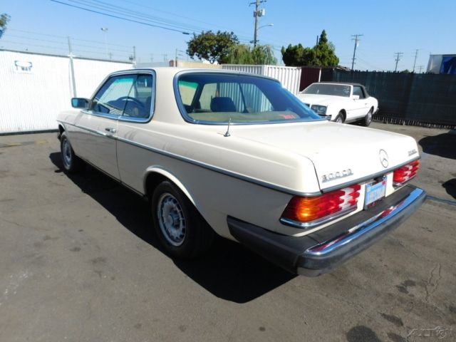 1980 Mercedes-Benz 300-Series - photo 4