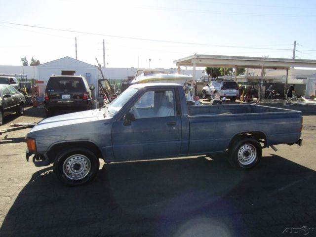 1986 Toyota Pickup - photo 2