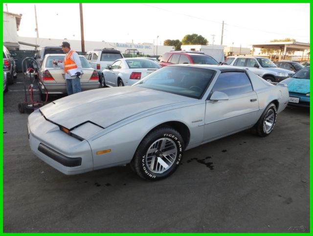 C 1987 Pontiac Firebird Used 5L V8 16V Automatic NO RESERVE 1987 Pontiac Firebird Base Coupe 2-Door