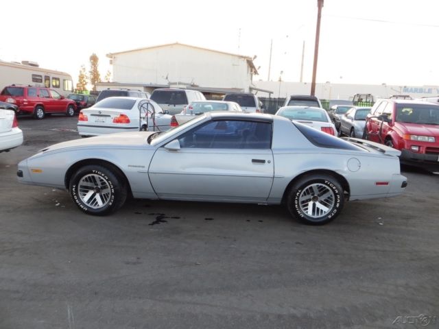 1987 Pontiac Firebird Base Coupe 2-Door - photo 3