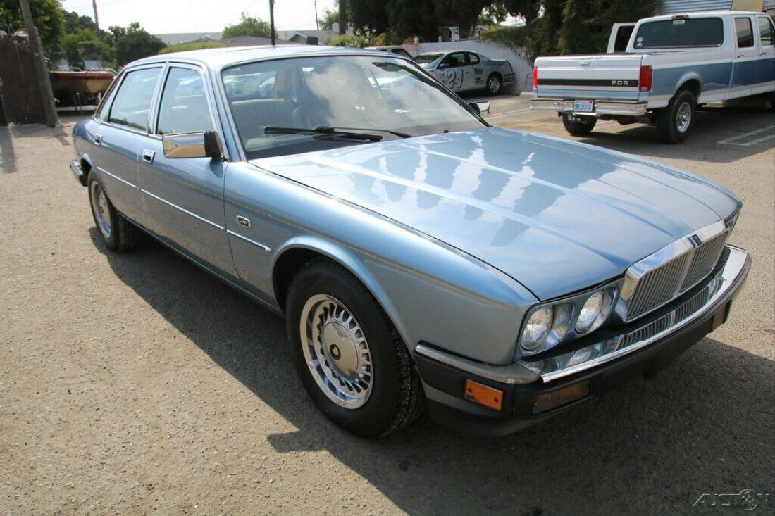 1988 Jaguar XJ XJ6 - photo 3