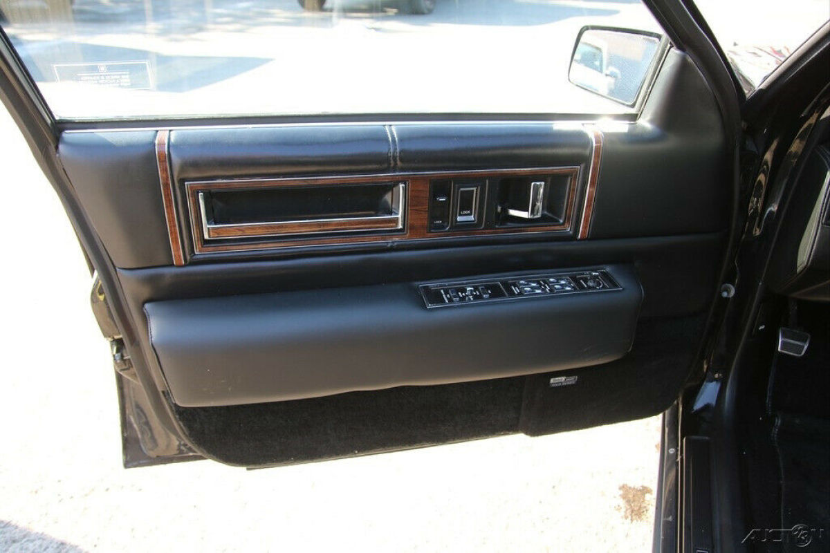1989 Cadillac DeVille - photo 10