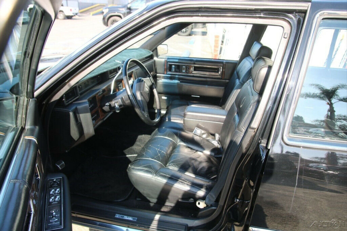 1989 Cadillac DeVille - photo 11