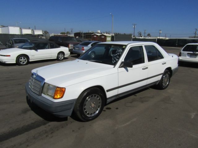 1989 Mercedes-Benz 200-Series