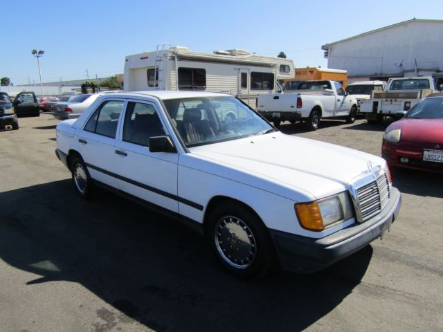 1989 Mercedes-Benz 200-Series - photo 11