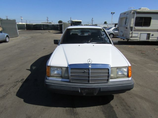 1989 Mercedes-Benz 200-Series - photo 13