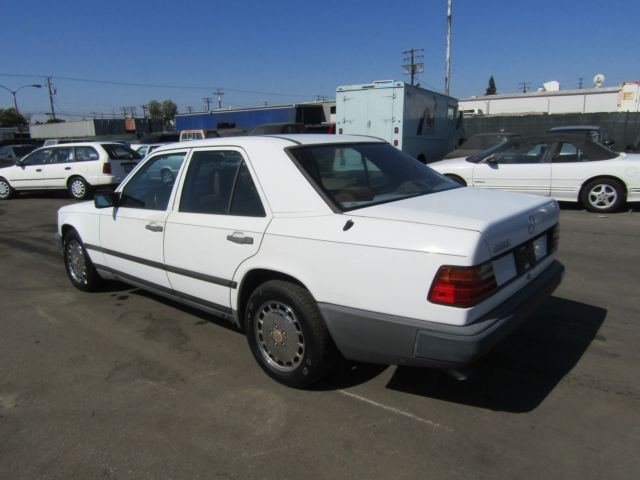 1989 Mercedes-Benz 200-Series - photo 3