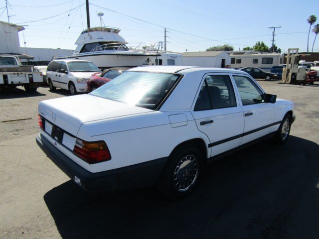 1989 Mercedes-Benz 200-Series - photo 7