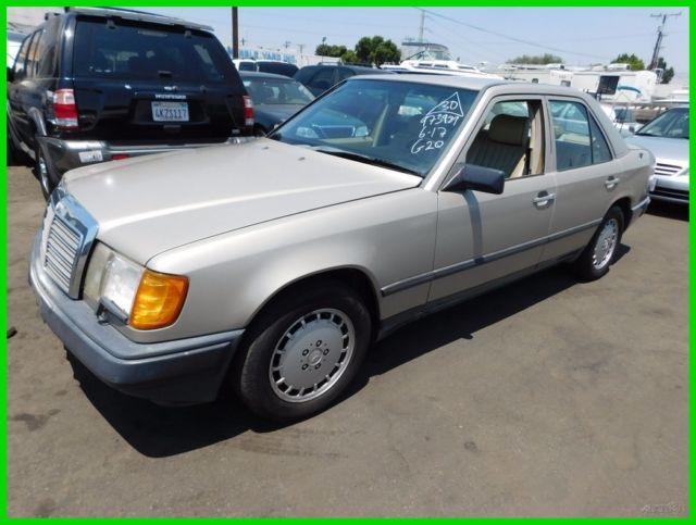1989 Mercedes-Benz 300-Series 4 Dr