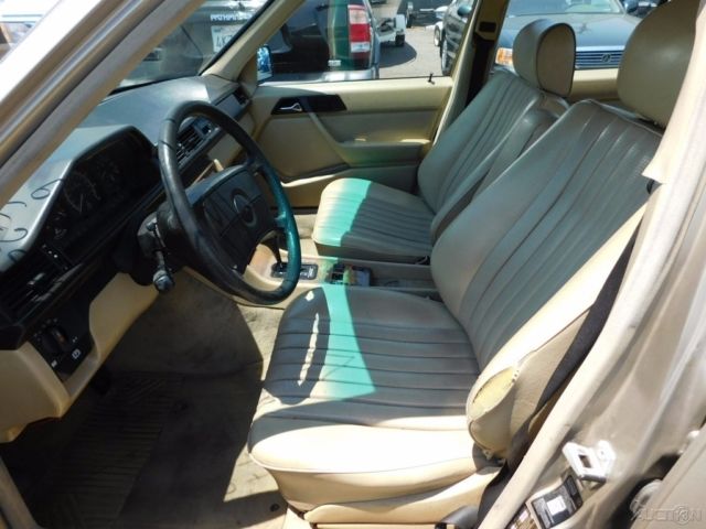 1989 Mercedes-Benz 300-Series 4 Dr - photo 11
