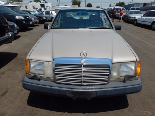 1989 Mercedes-Benz 300-Series 4 Dr - photo 2