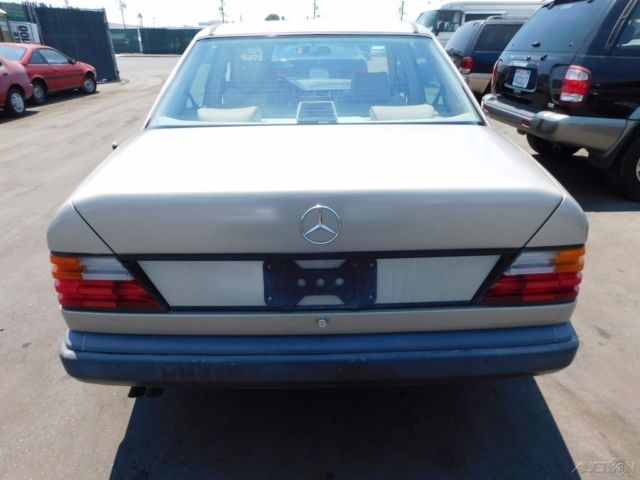 1989 Mercedes-Benz 300-Series 4 Dr - photo 5