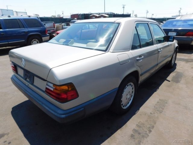1989 Mercedes-Benz 300-Series 4 Dr - photo 6