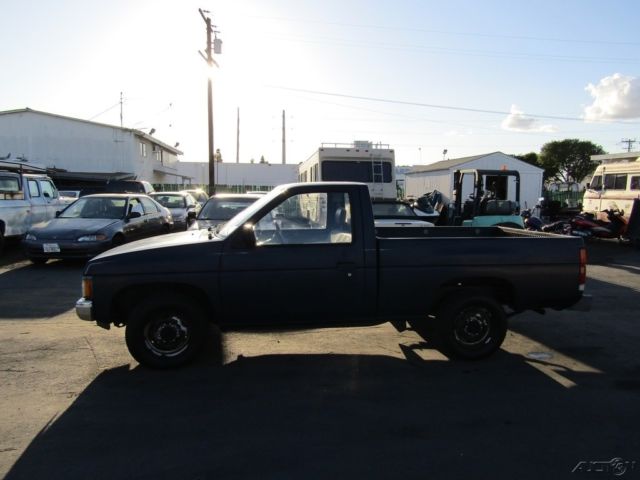 1989 Nissan Truck Special - photo 2