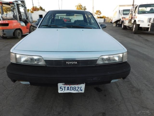 1989 Toyota Camry Deluxe - photo 2